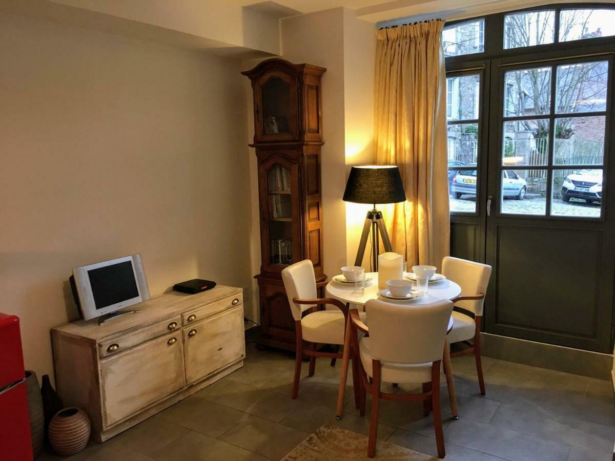 Gate House Lodge 디난 외부 사진